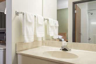 Hotel Super 8 by Wyndham Fond Du Lac photo 3