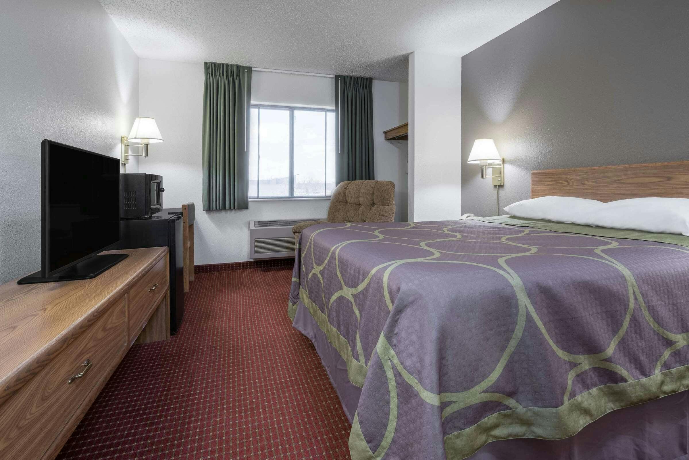 Hotel Super 8 by Wyndham Fond Du Lac photo 4