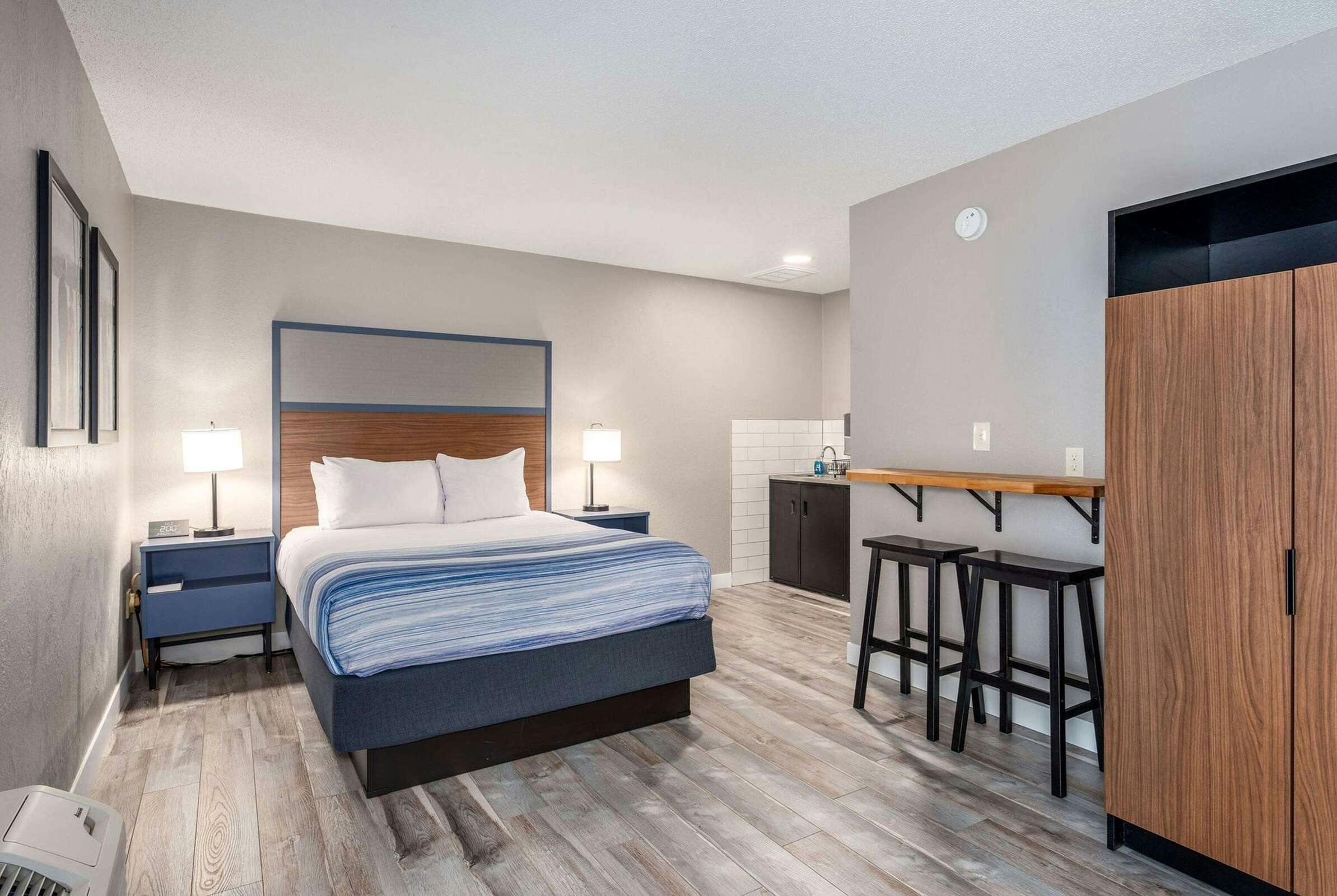 Hotel AmericInn NRichmond photo 1