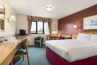 Hotel Days Inn Michaelwood M5 photo 4