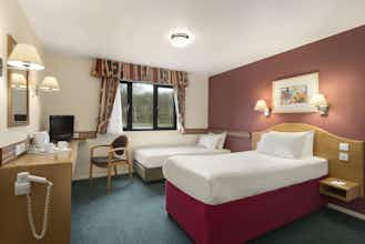 Hotel Days Inn Michaelwood M5 photo 3