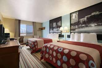 Hotel Super 8 by Wyndham Park City/North Wichita Area photo 2