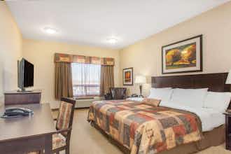 Hotel Ramada by Wyndham Pincher Creek photo 1