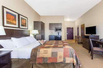 Hotel Ramada by Wyndham Pincher Creek photo 3