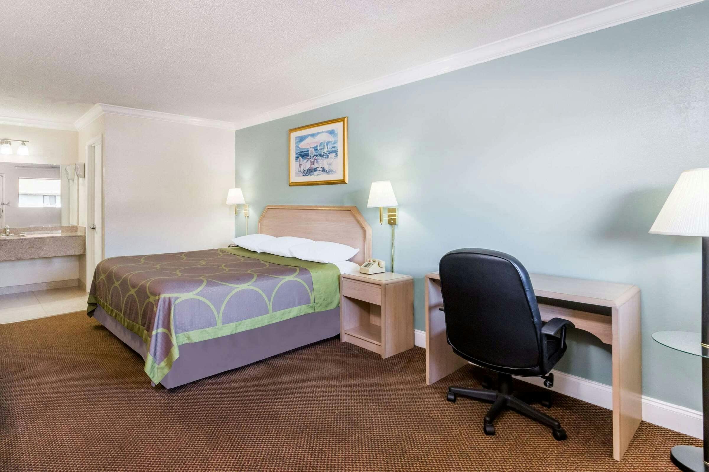 Hotel Super 8 by Wyndham Ft Walton Beach photo 2