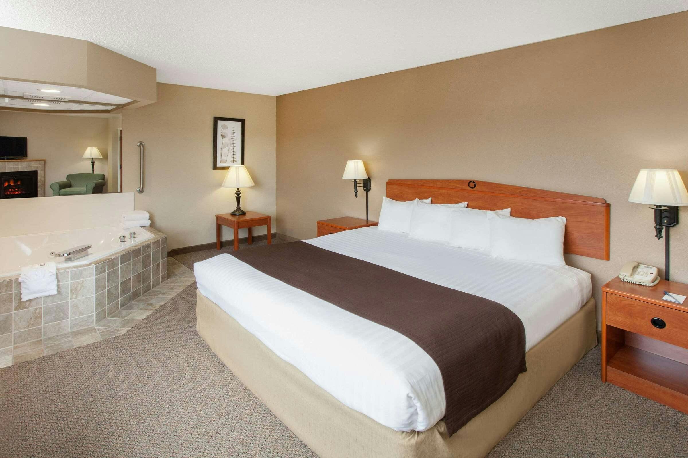 Hotel AmericInn Greenville photo 3