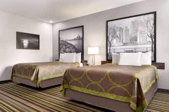 Hotel Super 8 Windsor/Dougall photo 4