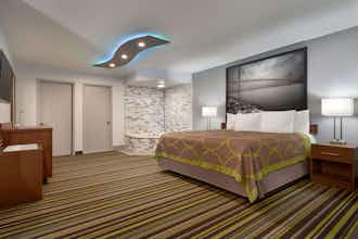 Hotel Super 8 Windsor/Dougall photo 3
