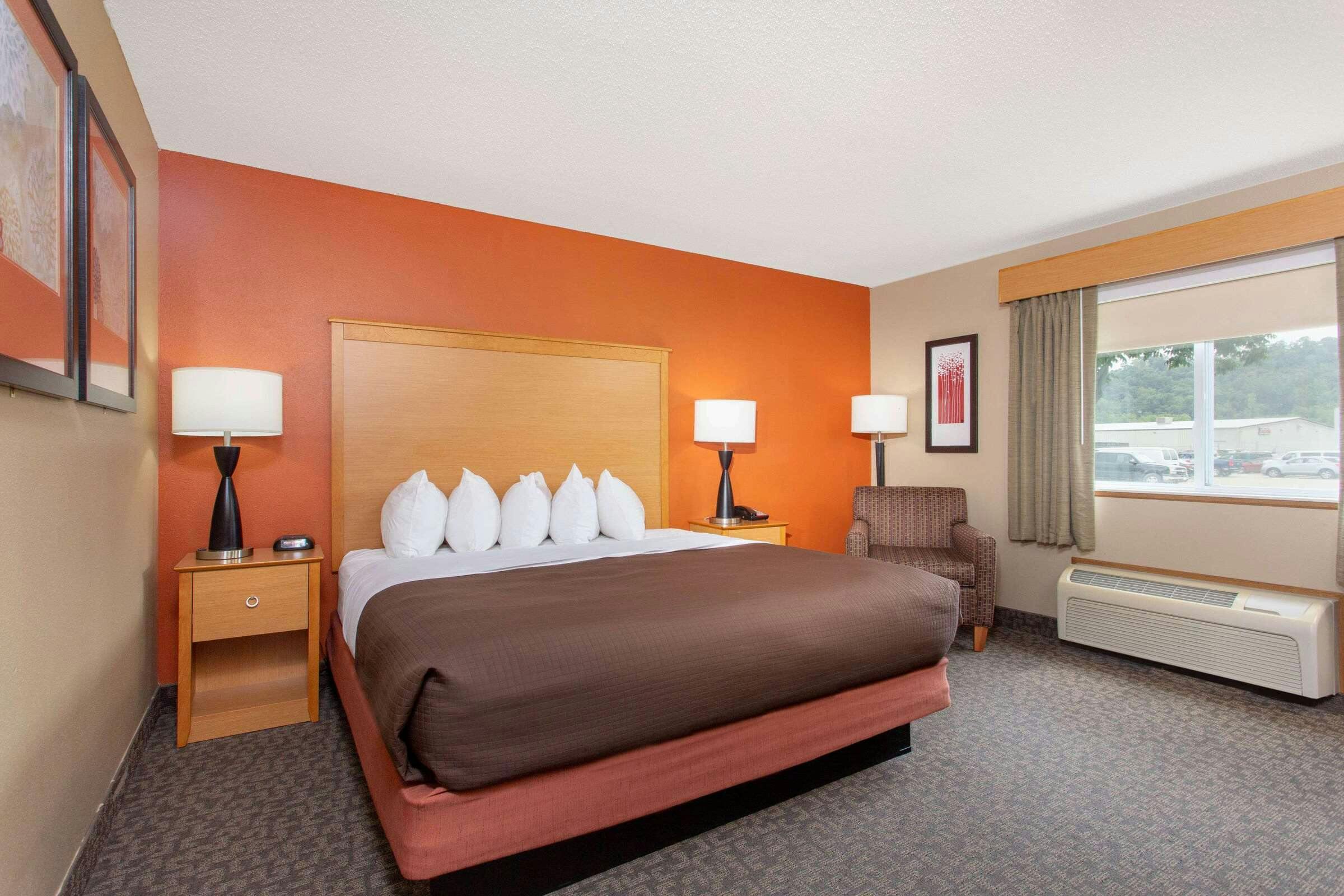 Hotel AmericInn Boscobel photo 1