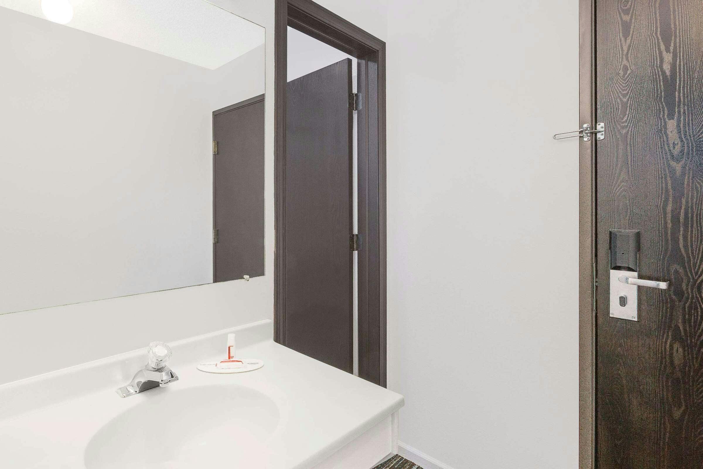 Hotel Days Inn by Wyndham York photo 5