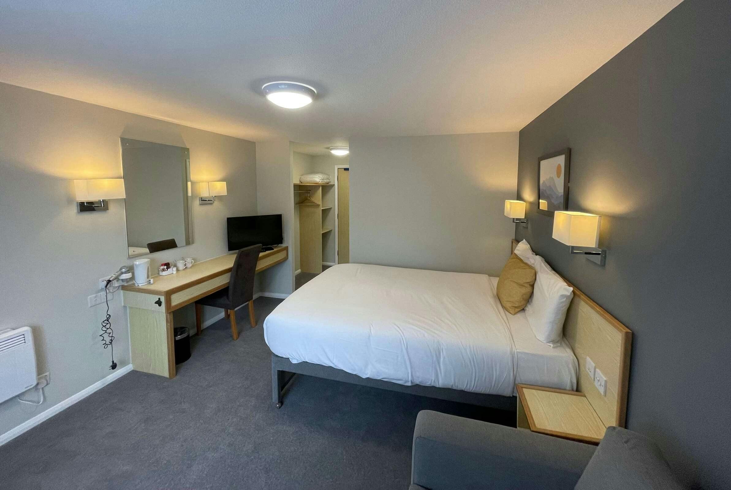 Hotel Days Inn Sedgemoor M5 photo 1