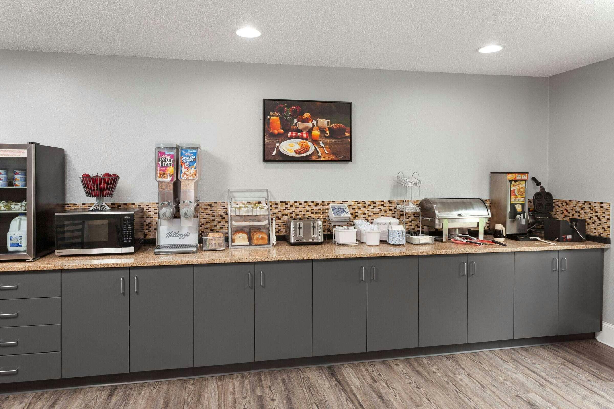 Hotel Super 8 Sun Prairie/Madison E photo 1