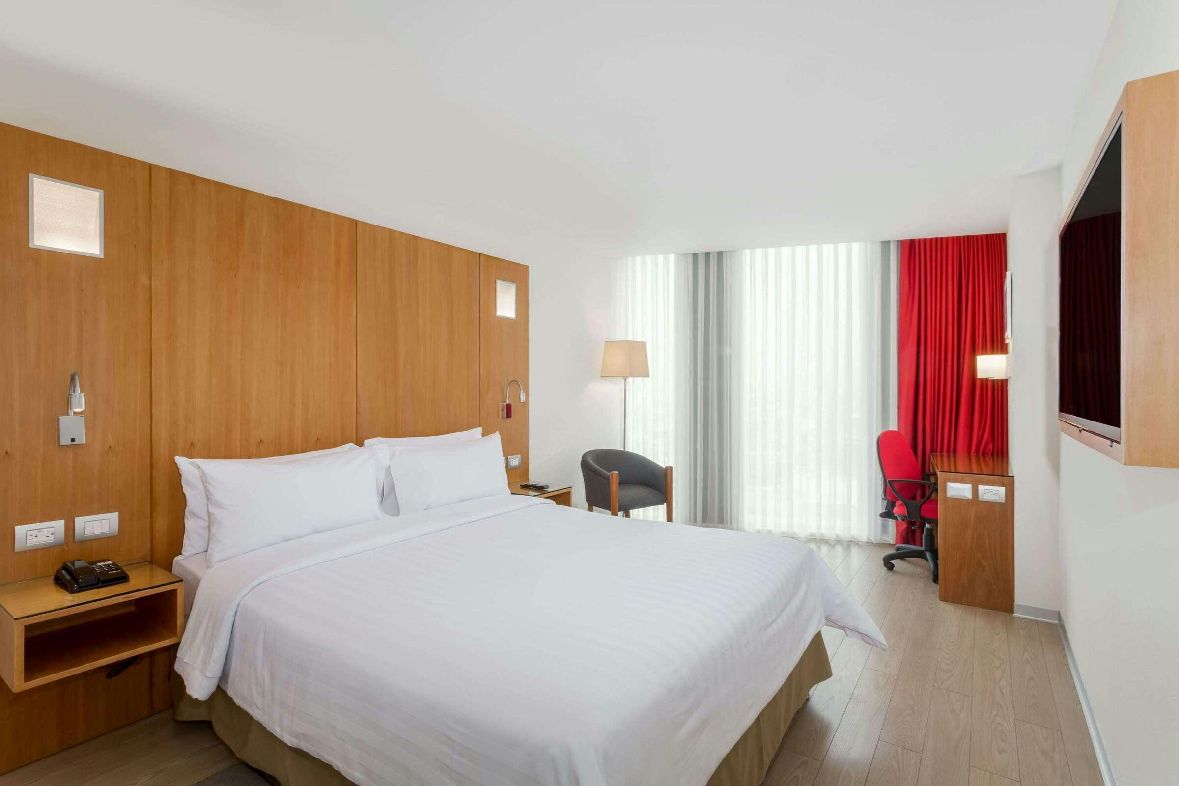 Hotel Ramada Encore Lima San Isidro photo 4