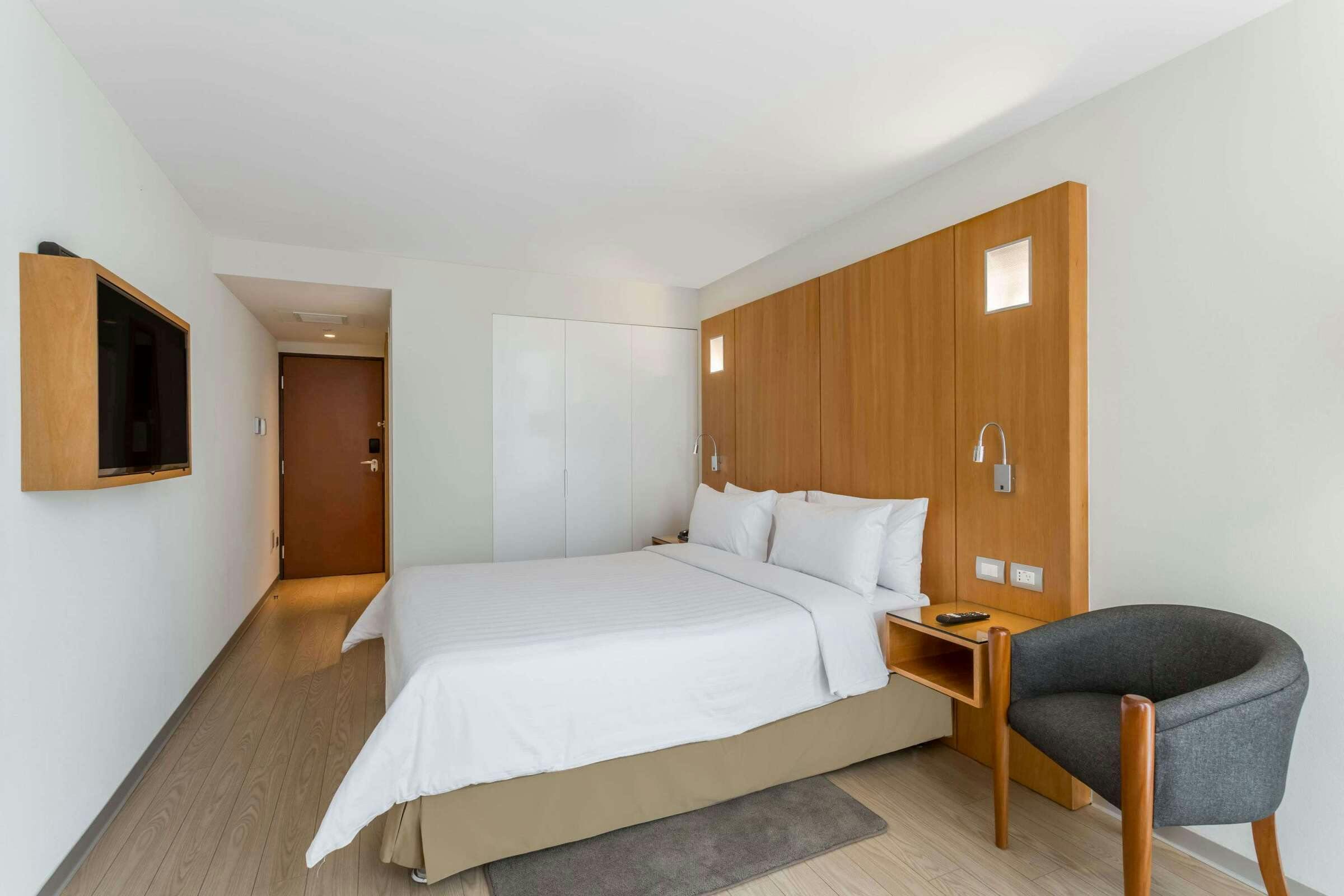 Hotel Ramada Encore Lima San Isidro photo 3