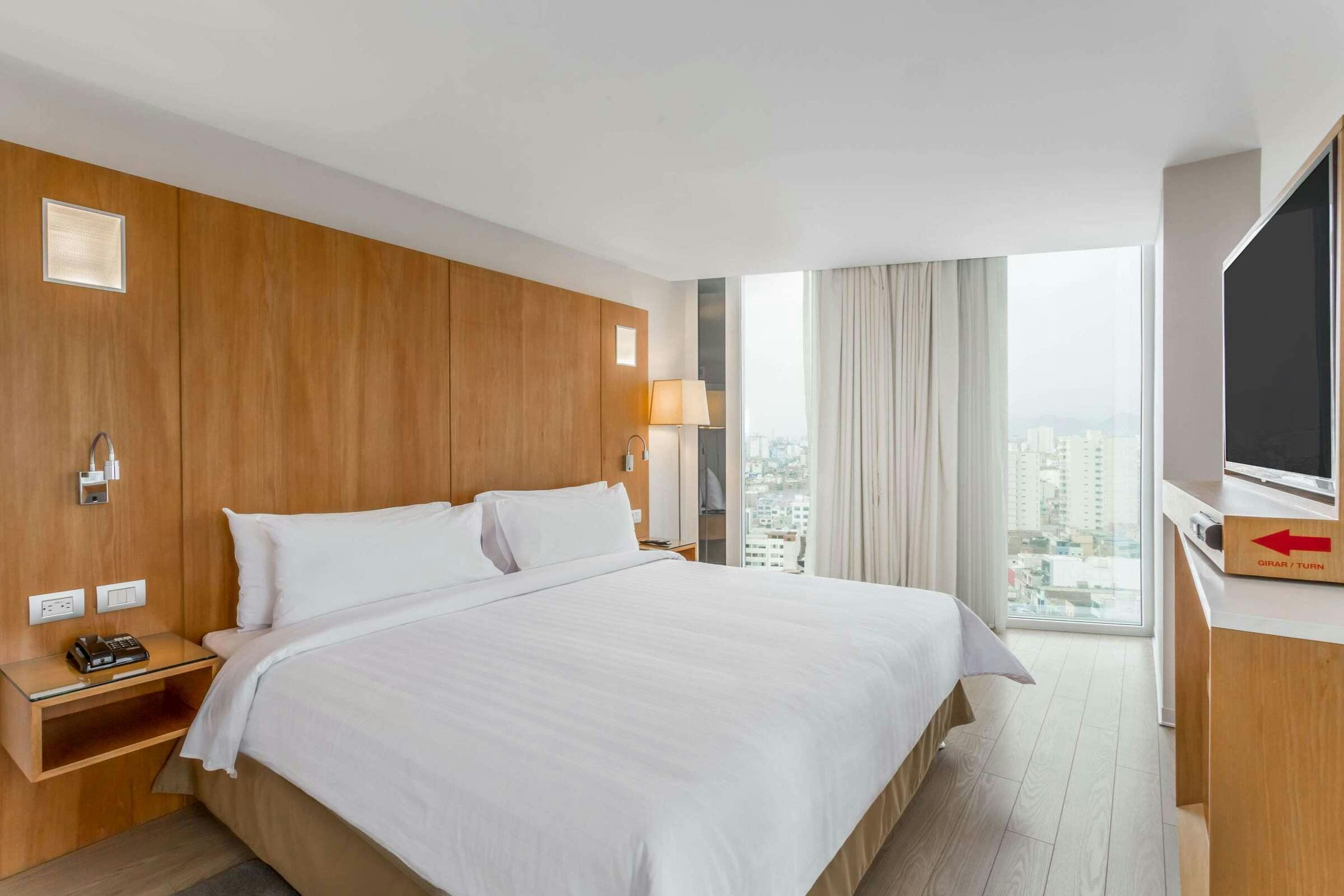 Hotel Ramada Encore Lima San Isidro photo 1