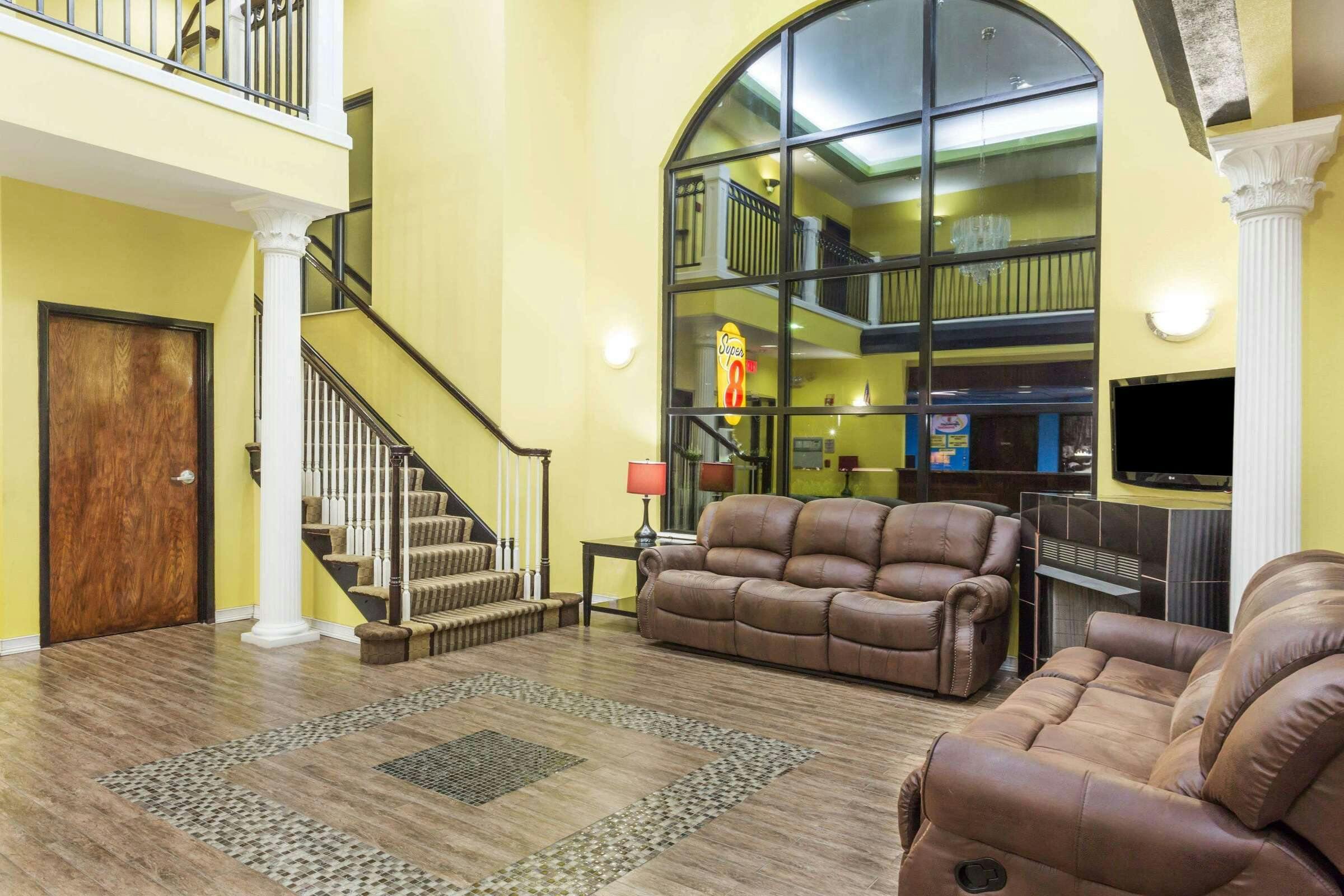 Hotel Super 8 by Wyndham Hull Street Midlothian/Richmond Area photo 1