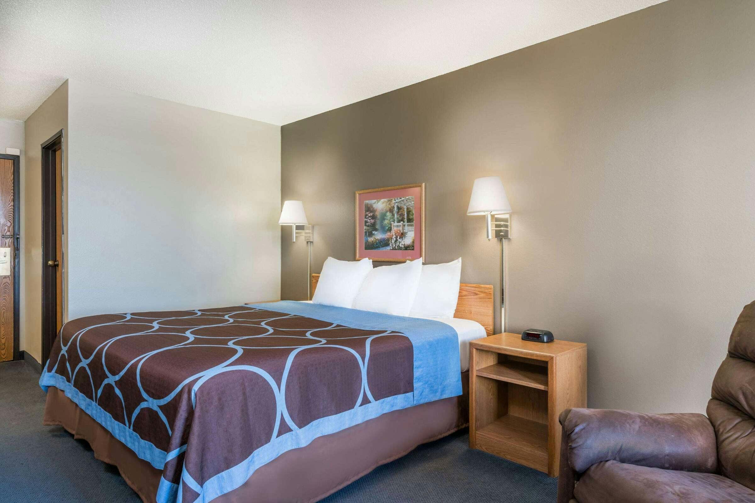 Hotel Super 8 by Wyndham Portage photo 3