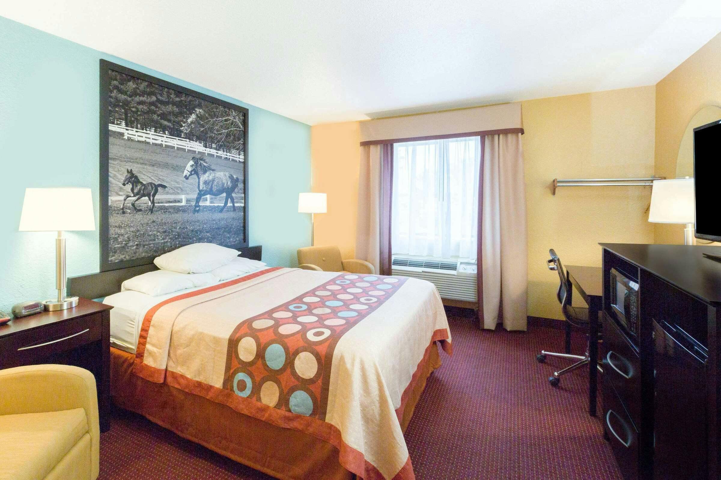 Hotel Super 8 Richmond photo 4