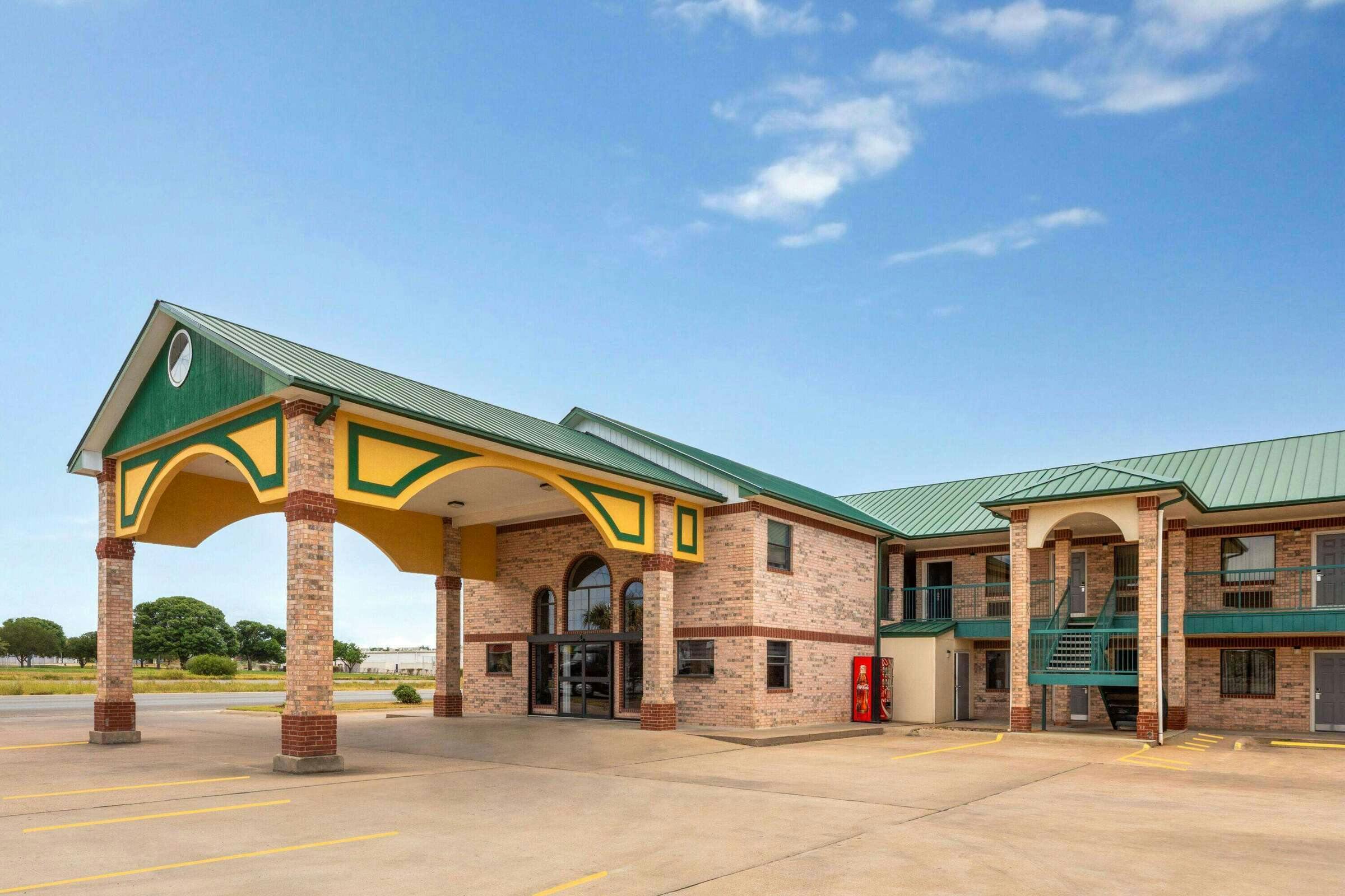 Hotel Ramada Limiited San Angelo photo 3