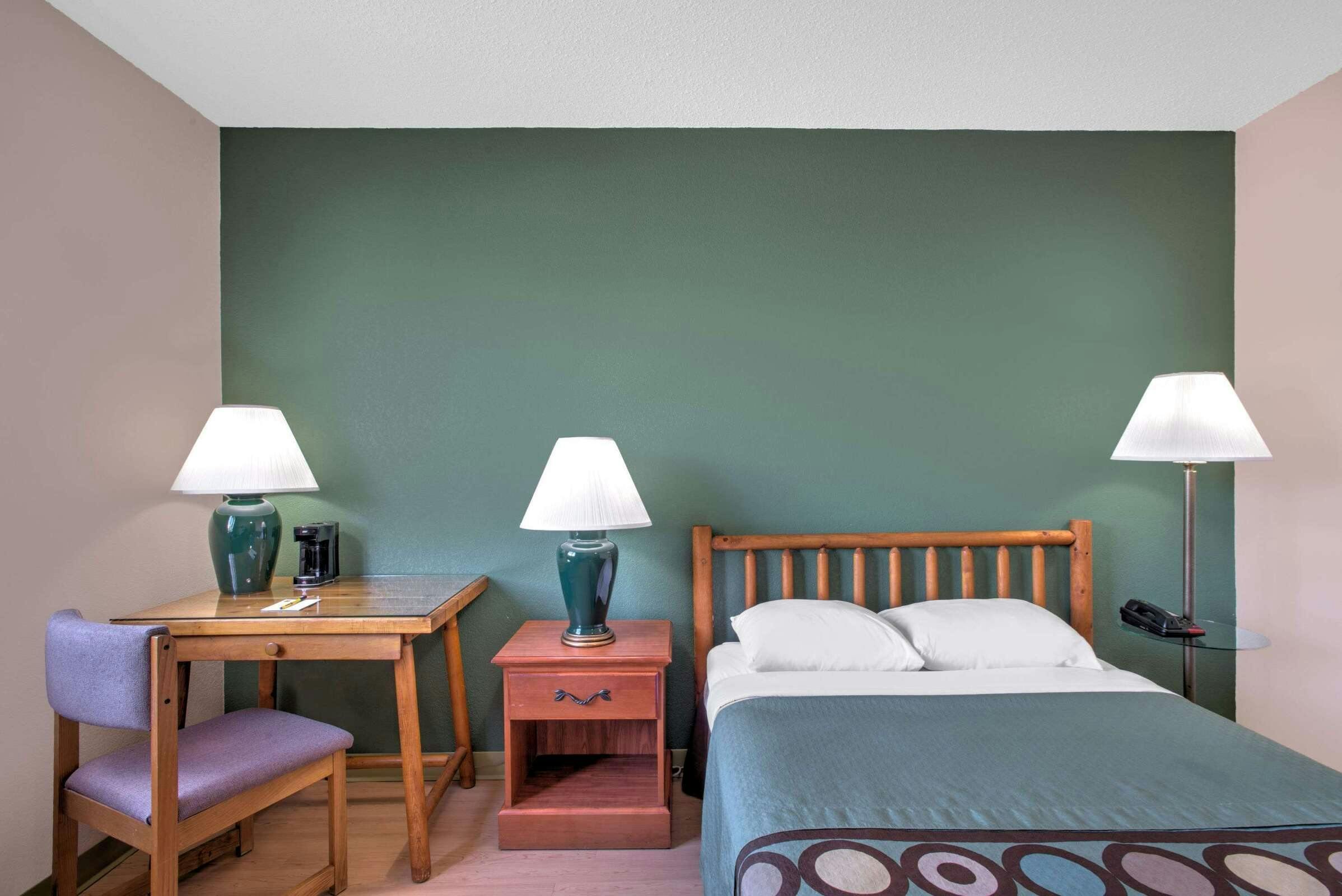 Hotel Super 8 by Wyndham Ticonderoga photo 2