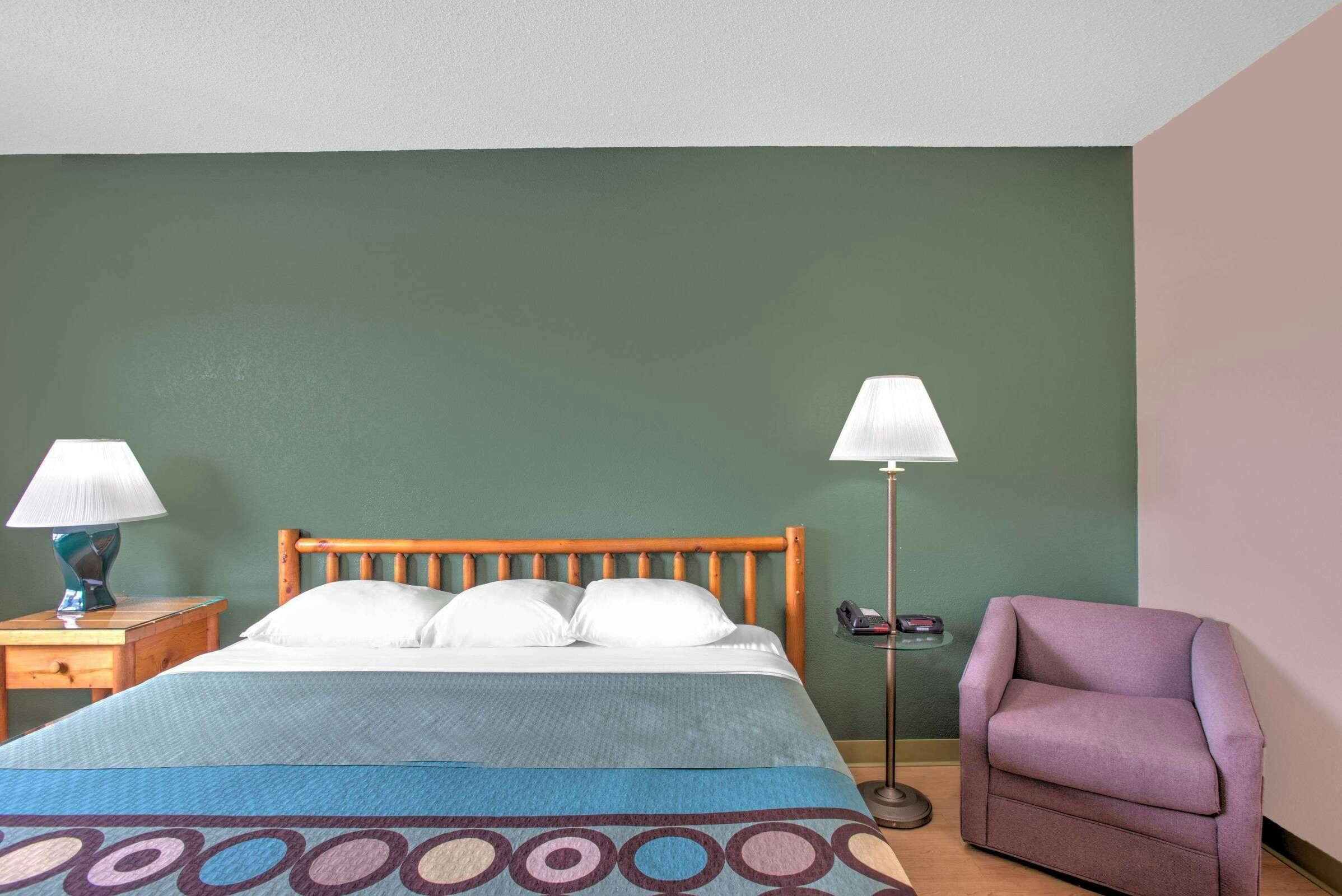 Hotel Super 8 by Wyndham Ticonderoga photo 4