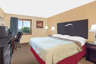 Hotel Super 8 Sheboygan photo 1