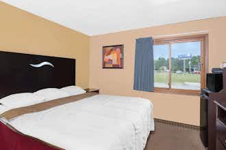 Hotel Super 8 Sheboygan photo 3