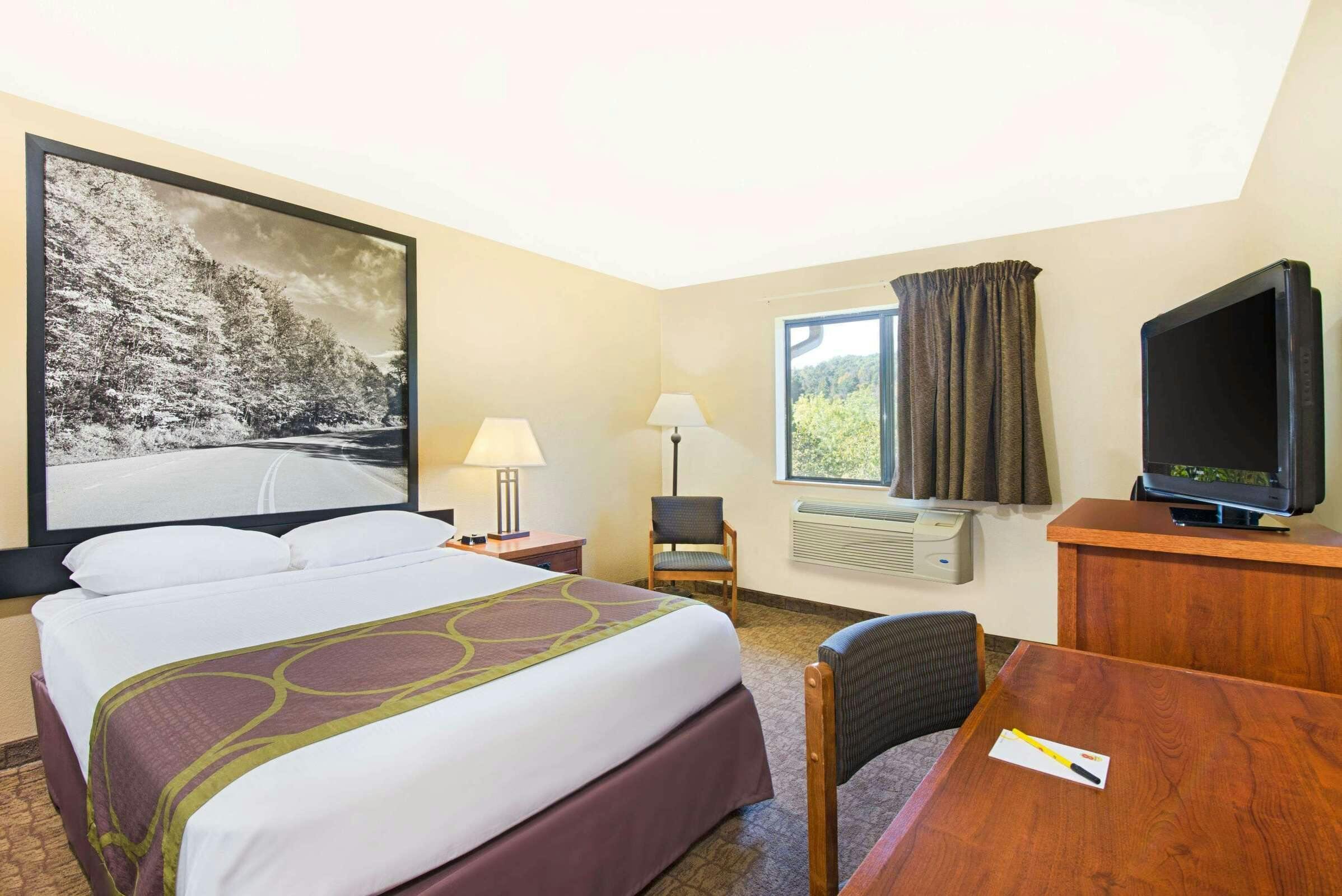 Hotel Super 8 by Wyndham Ripley photo 4