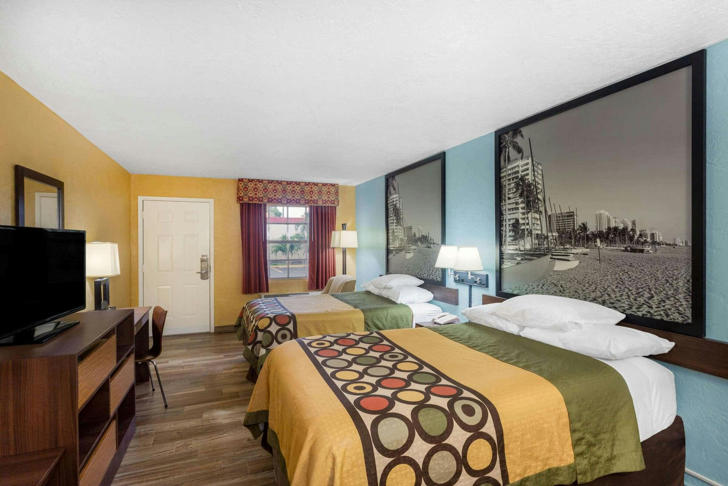 Hotel Super 8 by Wyndham Bradenton Sarasota Area photo 4