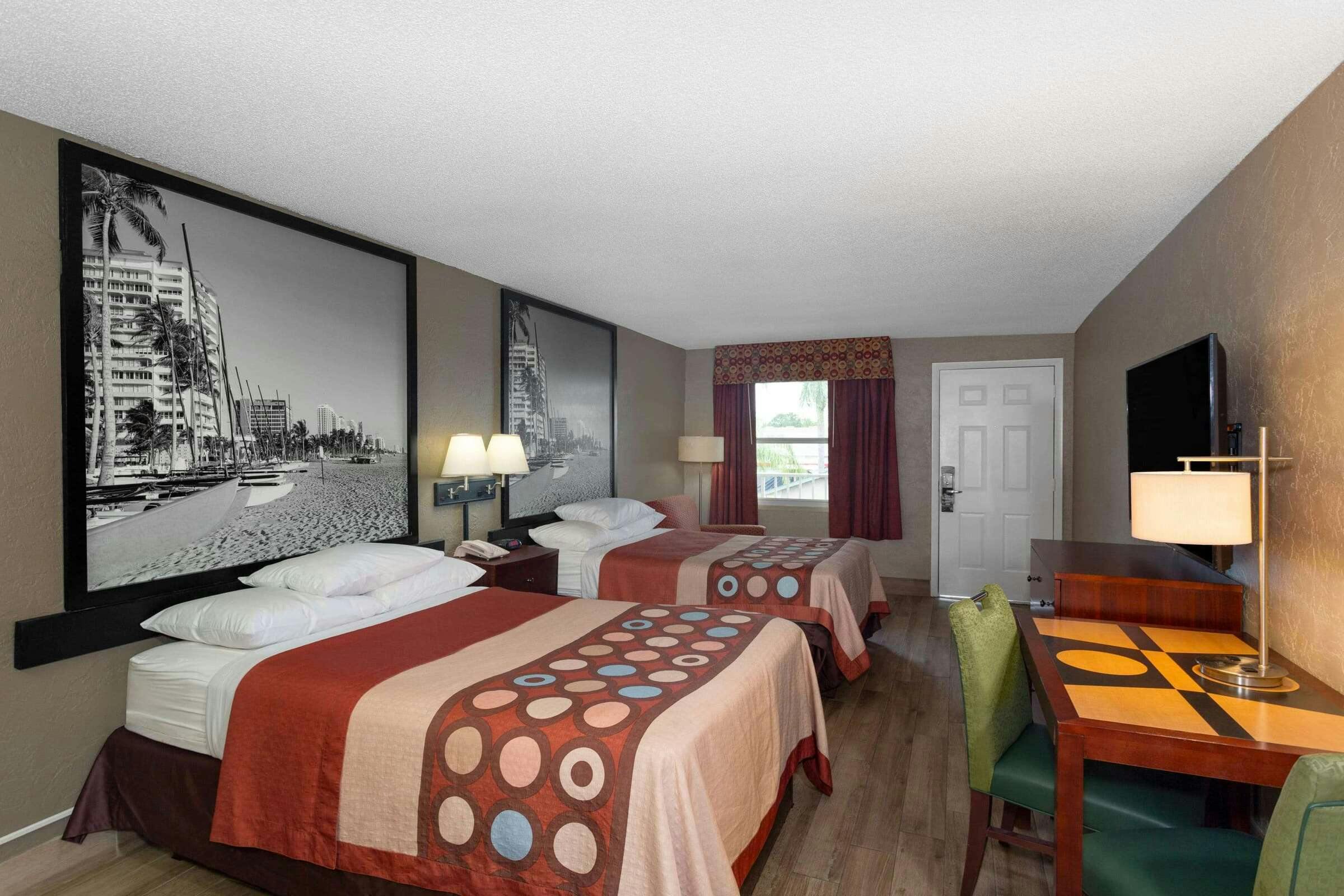 Hotel Super 8 by Wyndham Bradenton Sarasota Area photo 5