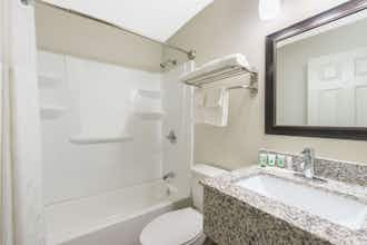 Hotel Super 8 by Wyndham Moberly MO photo 3