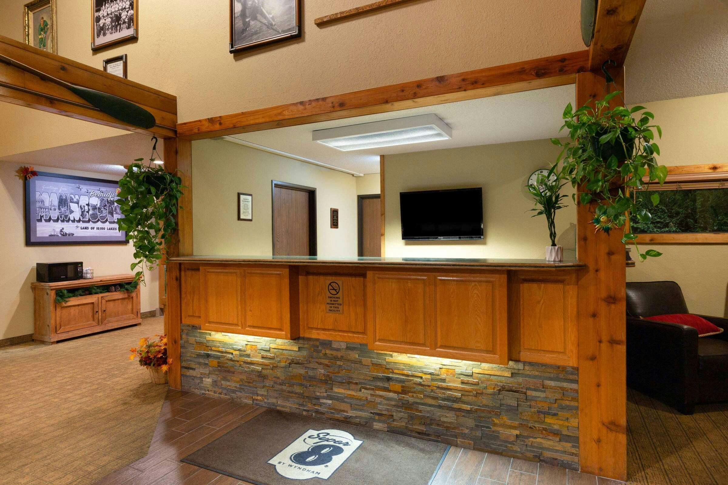 Hotel Super 8 Bemidji MN photo 2
