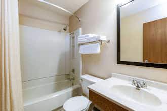 Hotel Super 8 Bemidji MN photo 5