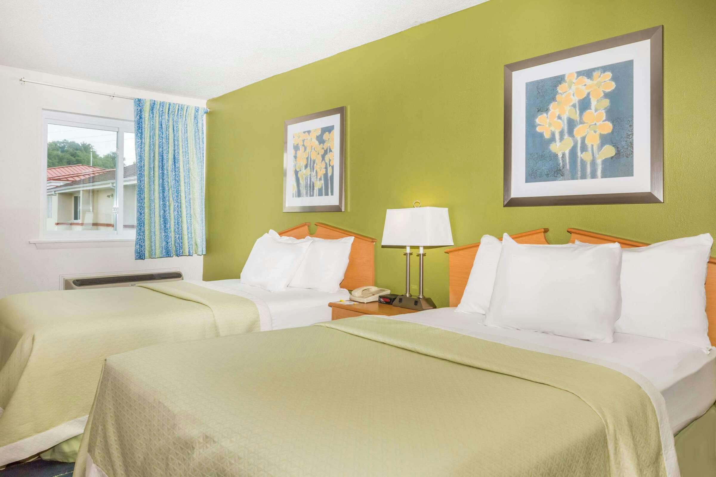 Hotel Days Inn And Suites Bridgeport photo 3