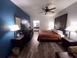 Hotel Super 8 by Wyndham Forney/East Dallas photo 1