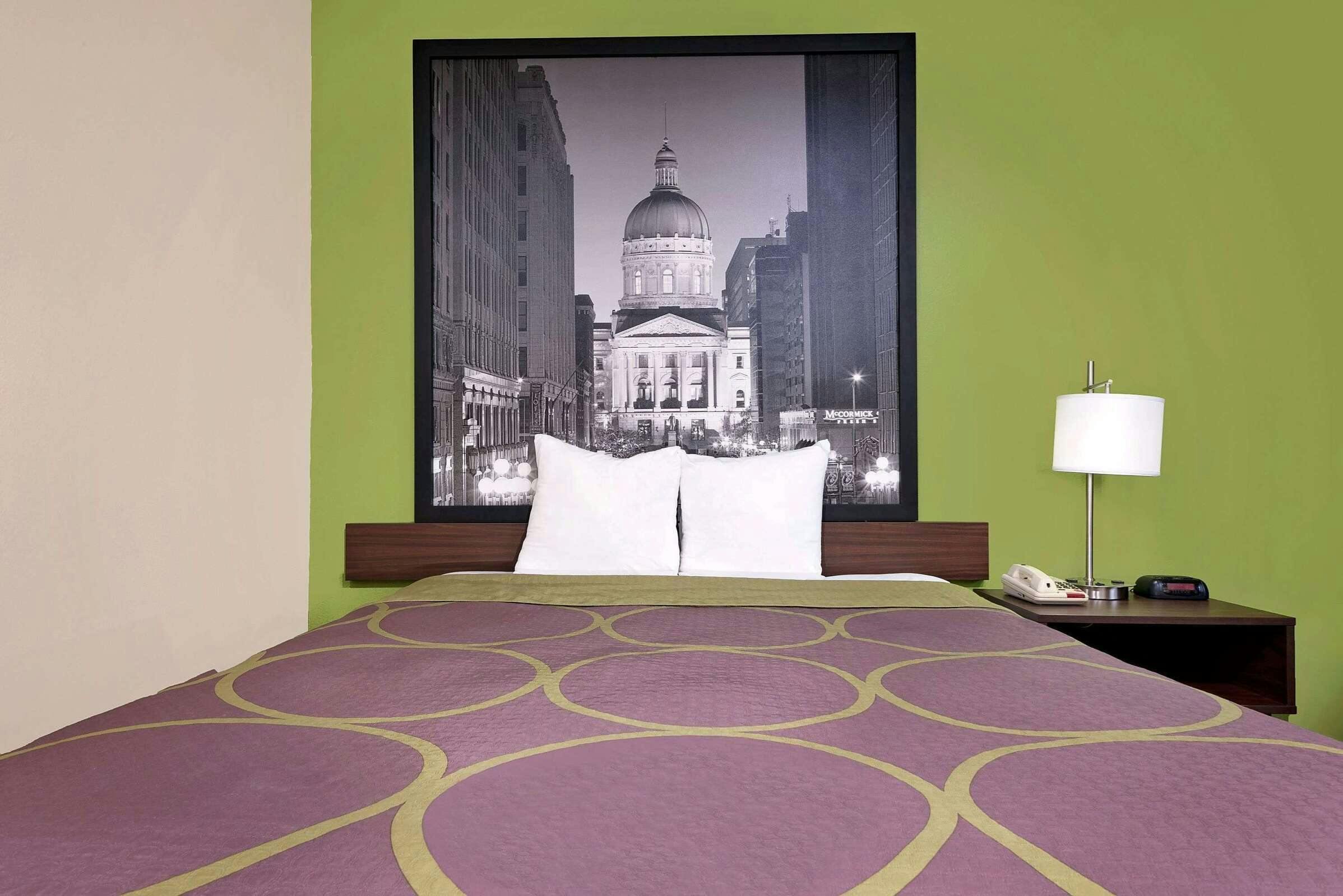 Hotel Super 8 Muncie IN photo 4