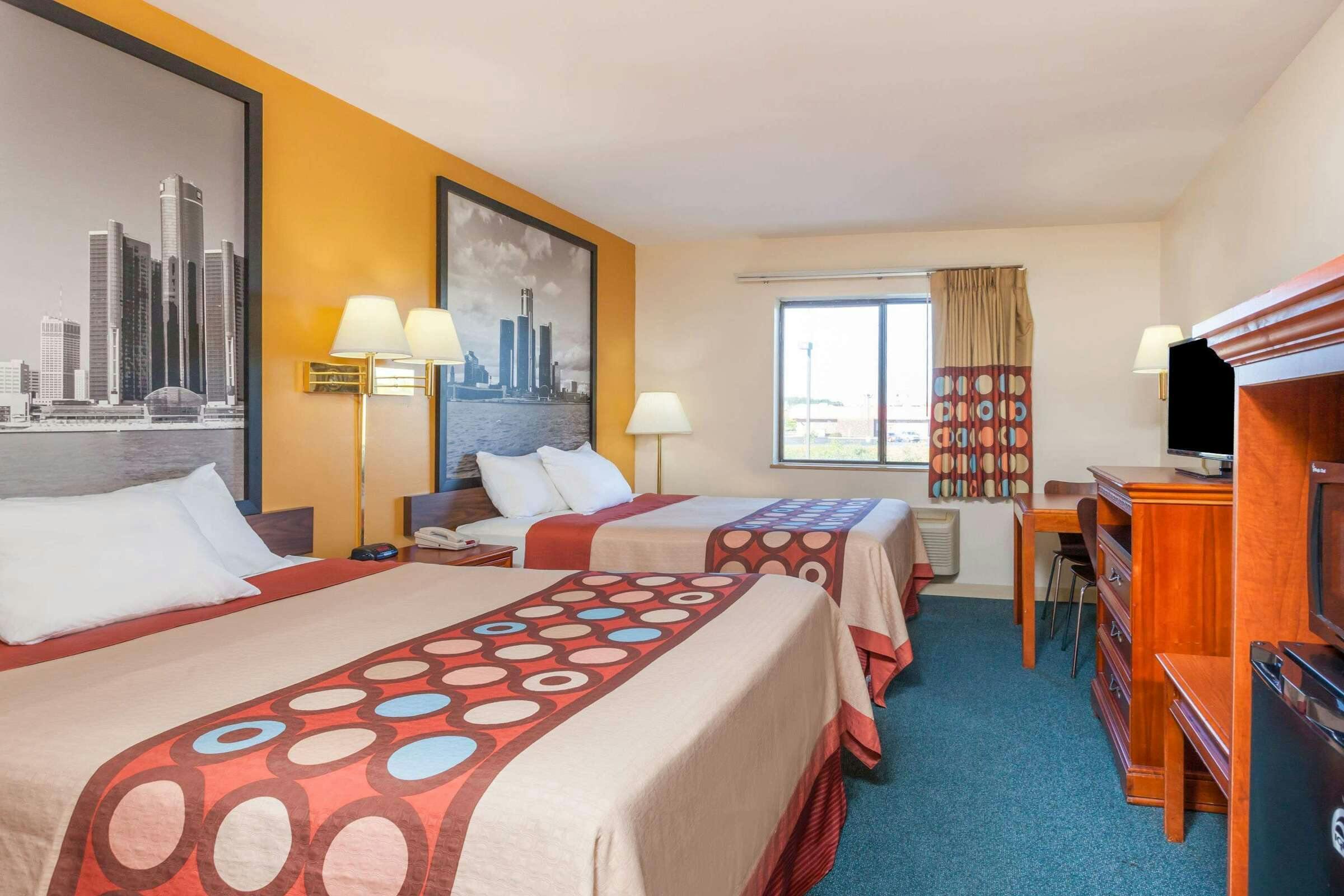 Hotel Super 8 by Wyndham Imlay City photo 2