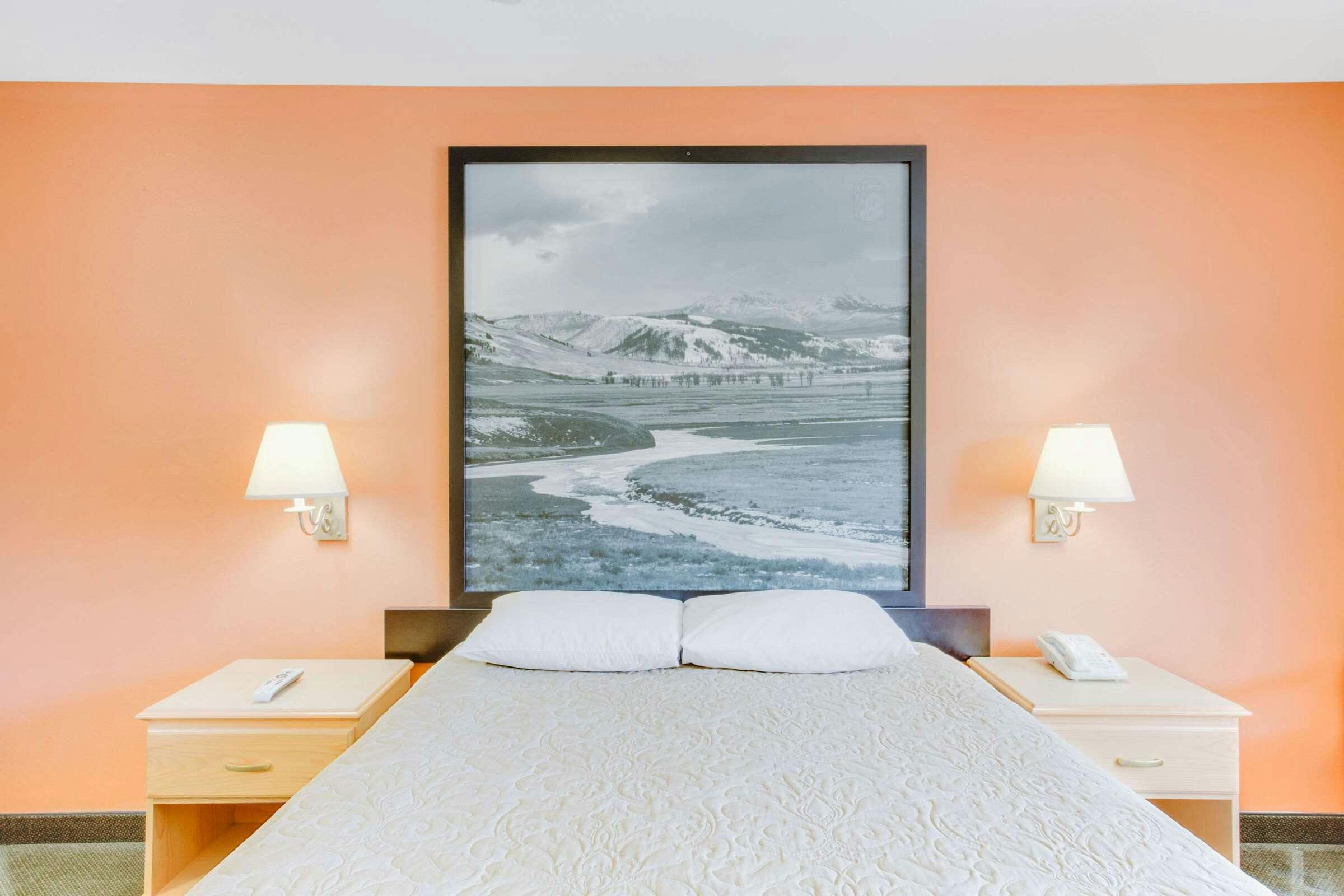 Hotel Super 8 by Wyndham Cooke City Yellowstone Park Area photo 4