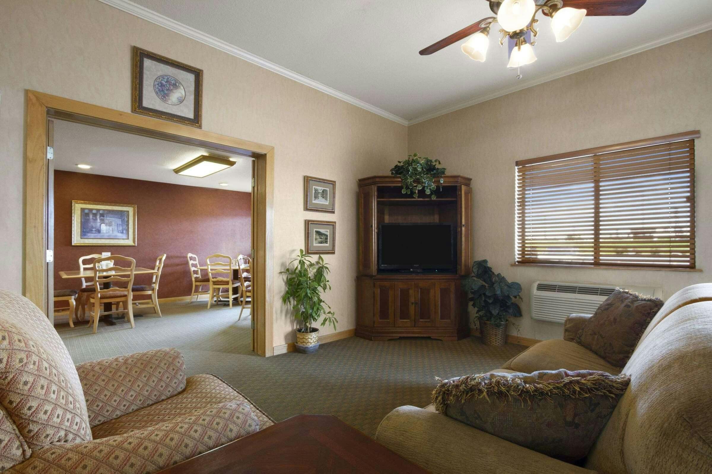 Hotel Super 8 by Wyndham Cuba photo 1