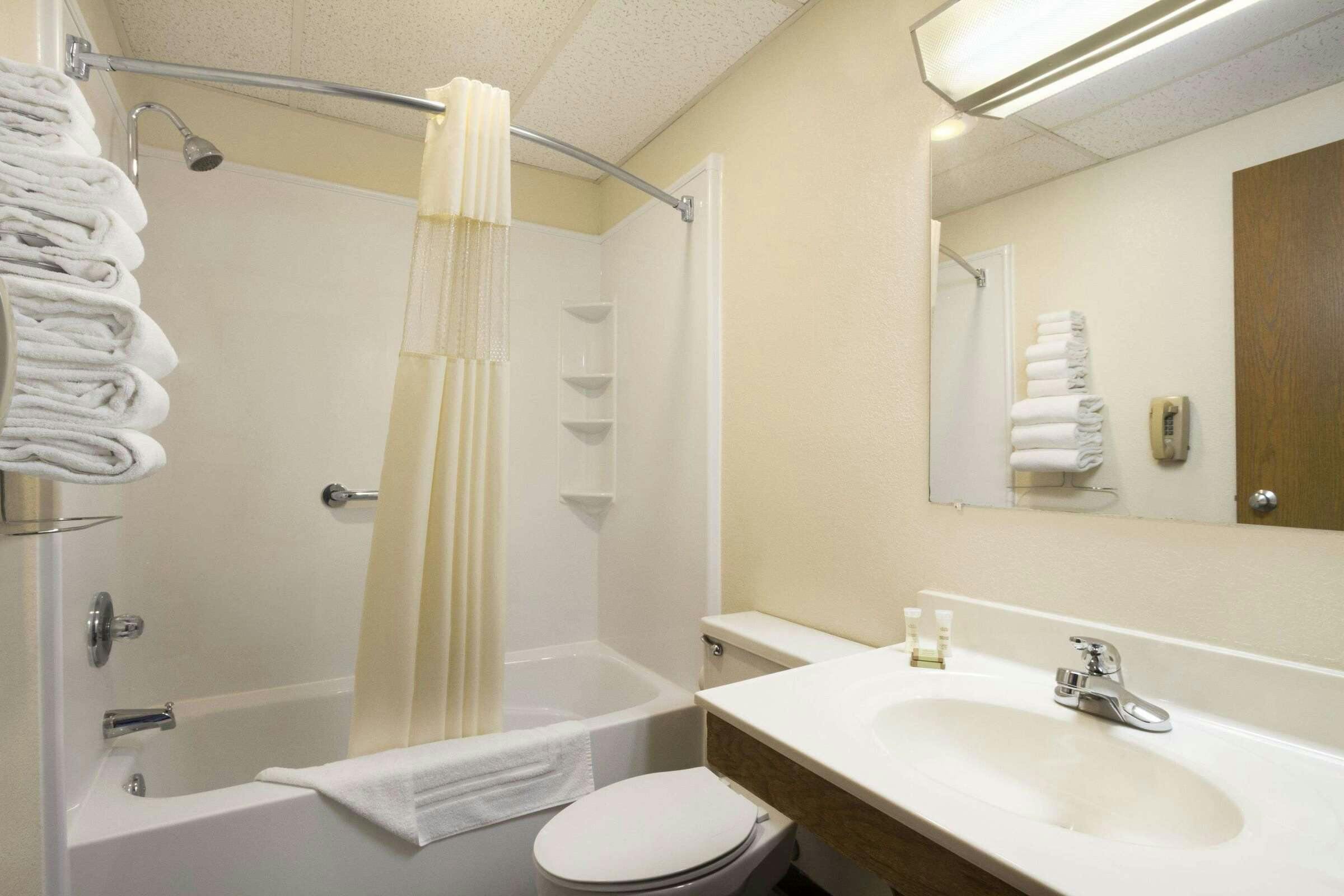 Hotel Super 8 by Wyndham Cuba photo 4