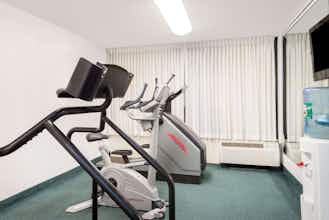 Hotel Ramada Watertown/Thousand Isl photo 2