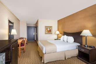 Hotel Ramada Watertown/Thousand Isl photo 5