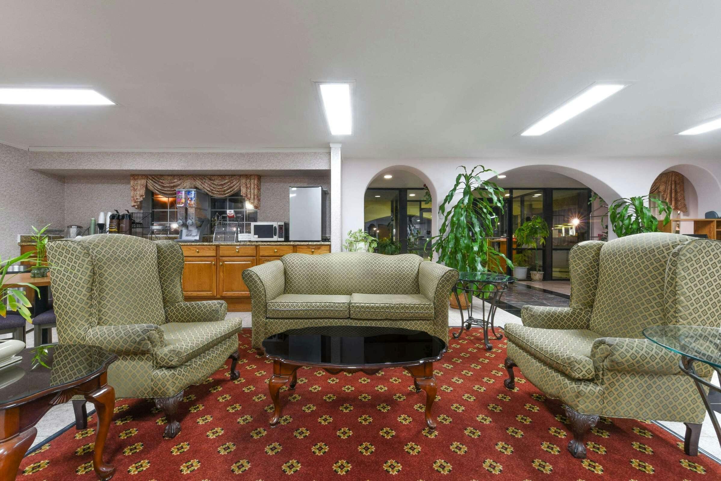 Hotel Super 8 by Wyndham Burleson Fort Worth Area photo 1