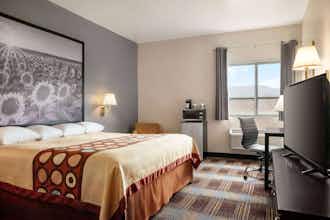 Hotel Super 8 Holton photo 1