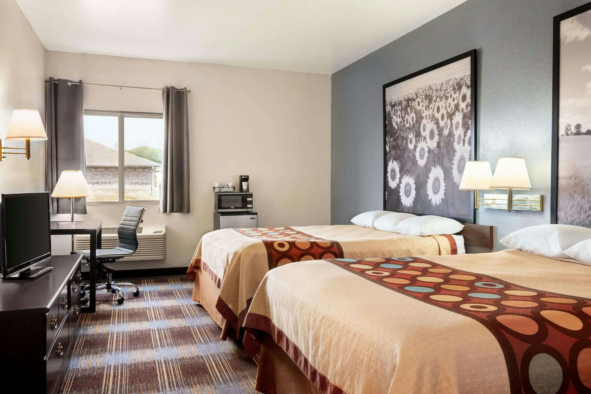 Hotel Super 8 Holton photo 5