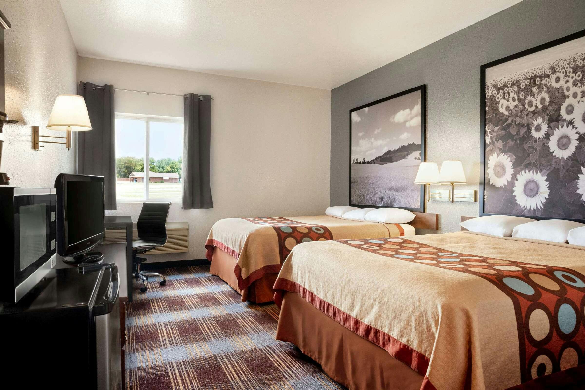 Hotel Super 8 Holton photo 4