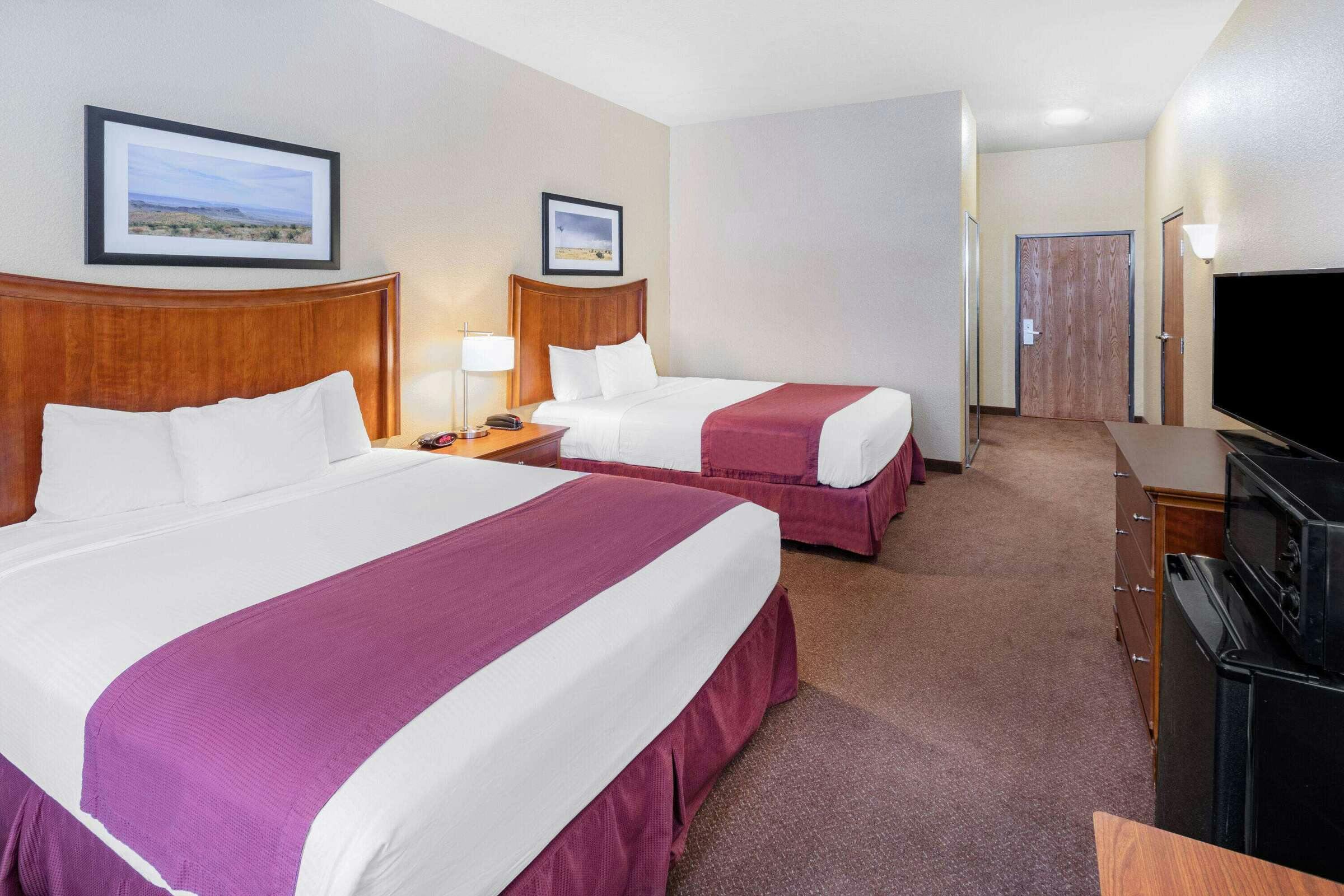 Hotel Baymont Inn and Suites Cuero photo 5