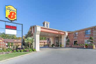 Hotel Super 8 Tyler TX photo 1