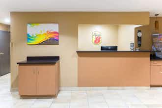 Hotel Super 8 Radcliff/Ft Knox Area photo 2