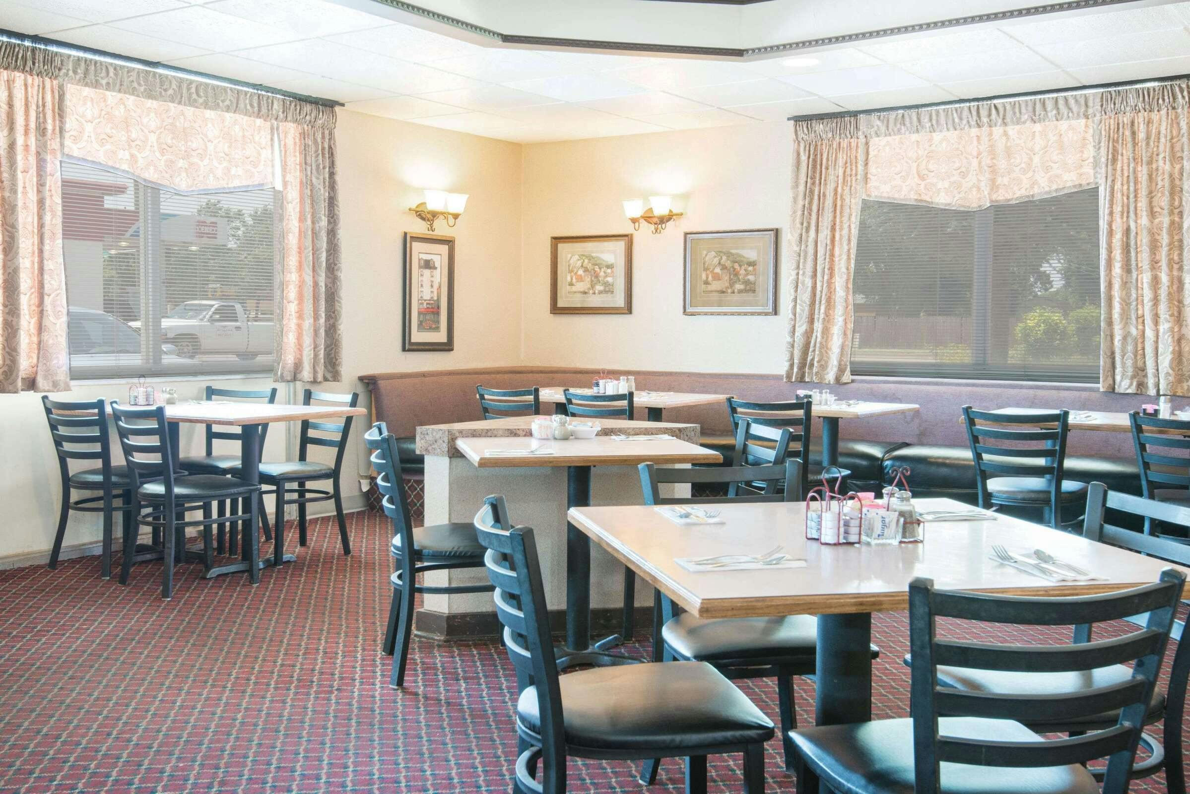 Hotel Ramada Enid photo 3